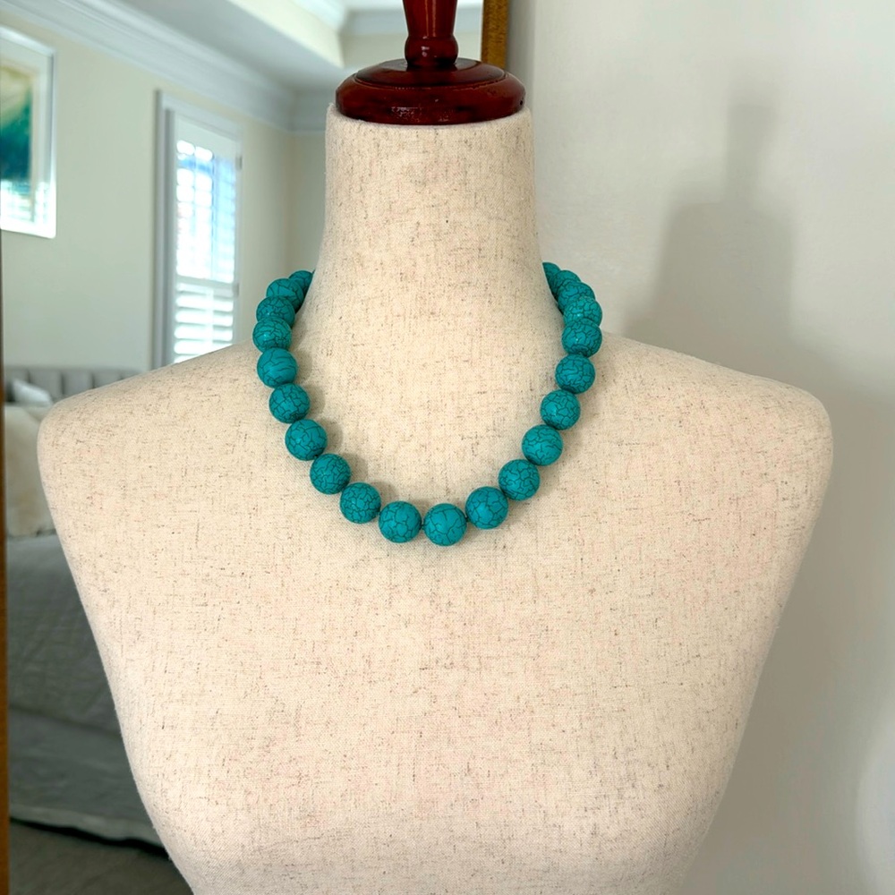 Turquoise color necklace
